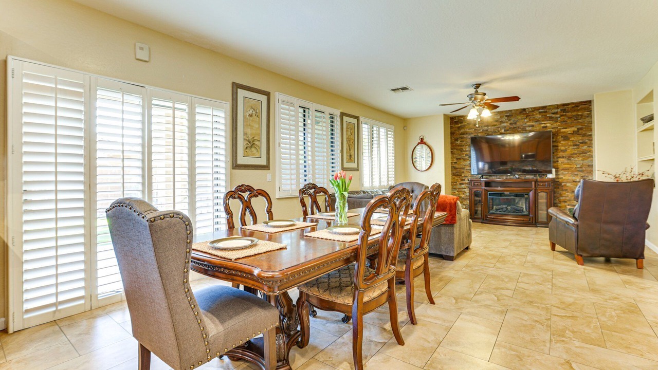Photo of Others in Camelback Plaza