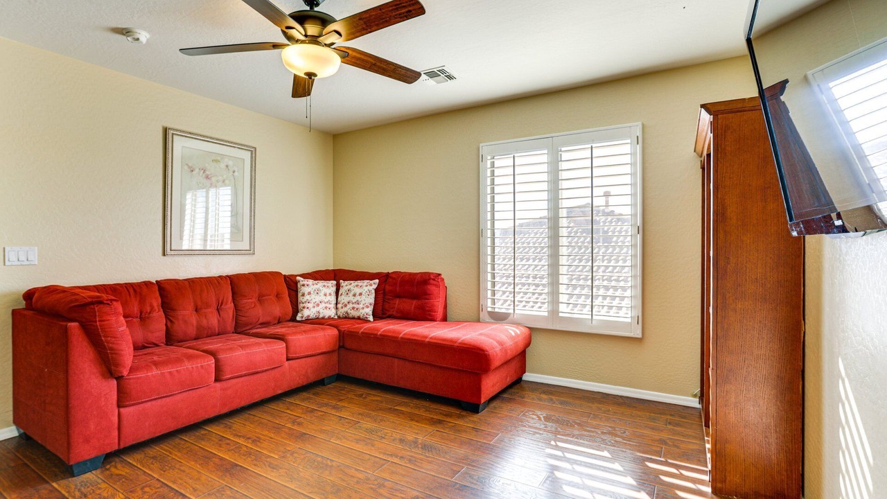 Photo of Livingroom in Camelback Plaza