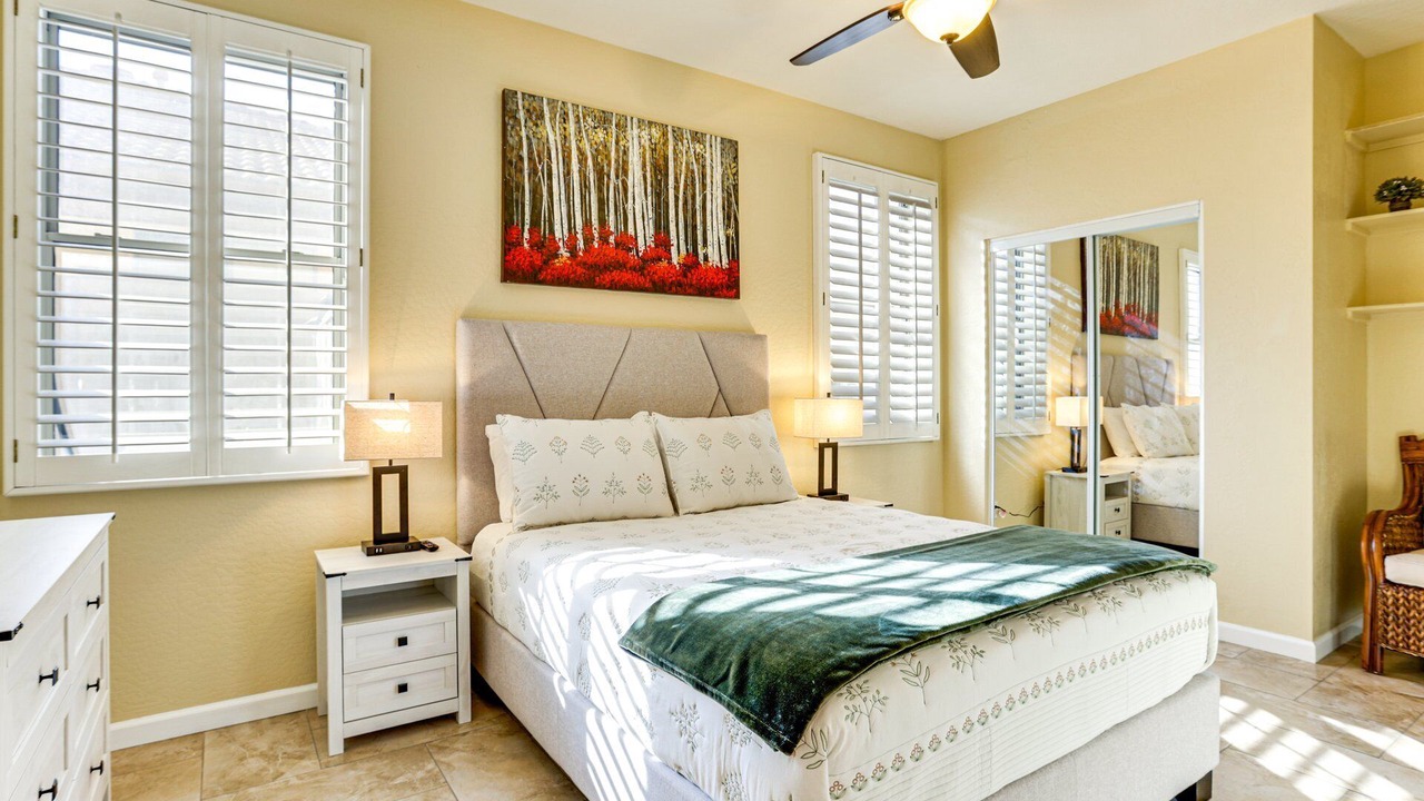 Photo of Bedroom in Camelback Plaza