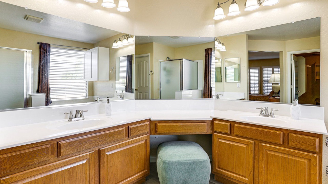 Photo of Bathroom in Camelback Plaza