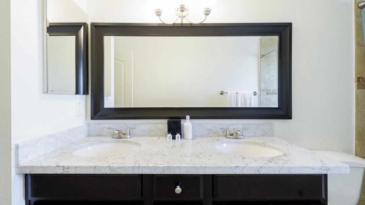 Photo of Bathroom in Raskin Estates