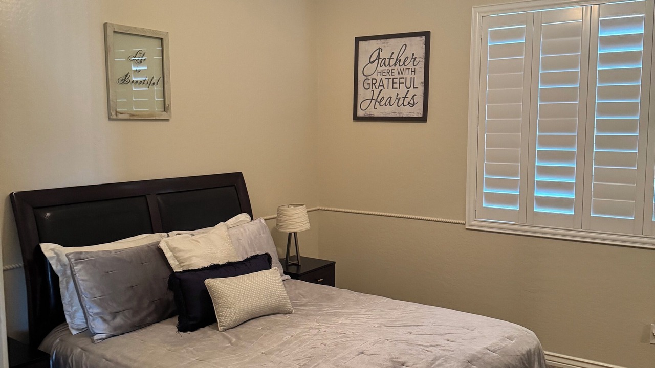 Photo of Bedroom in Rovey Farm Estates