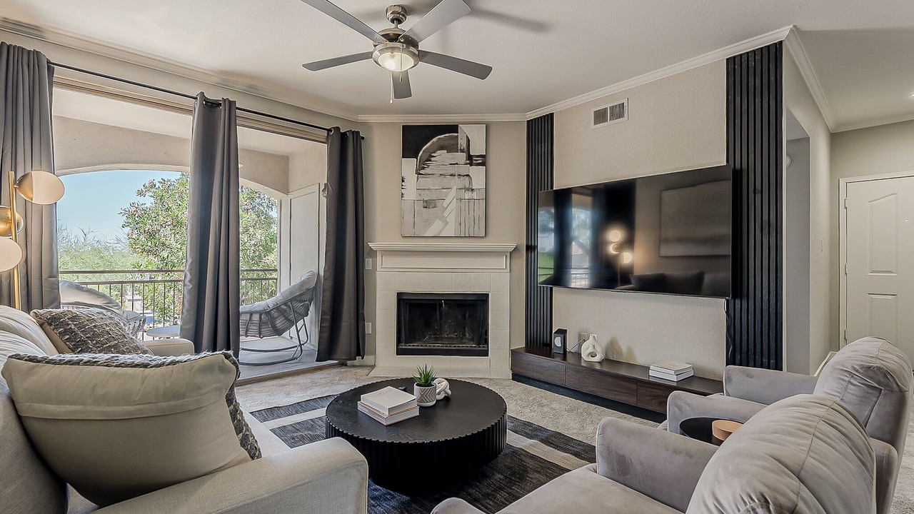 Photo of Livingroom in McDowell Mountain Apartments