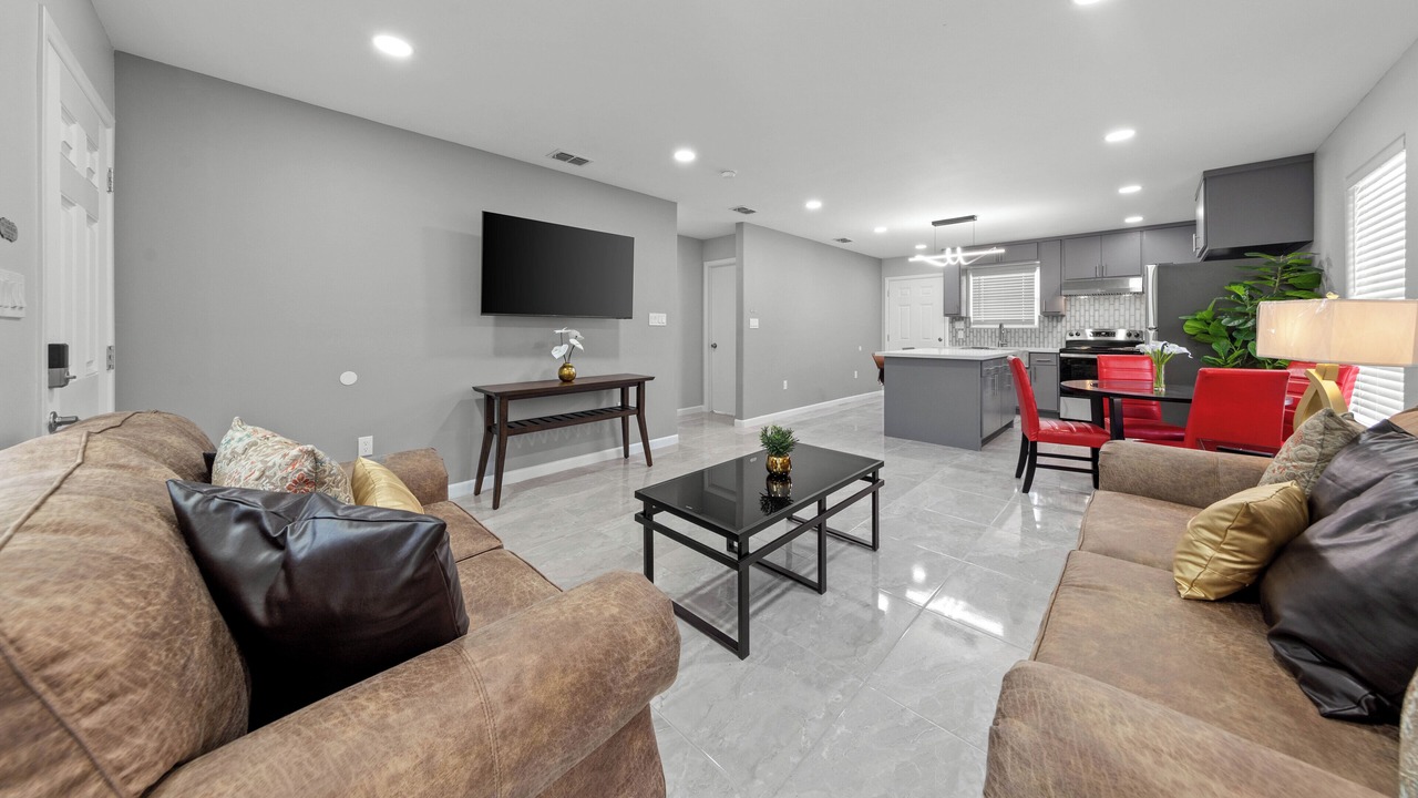 Photo of Livingroom in Brownsville