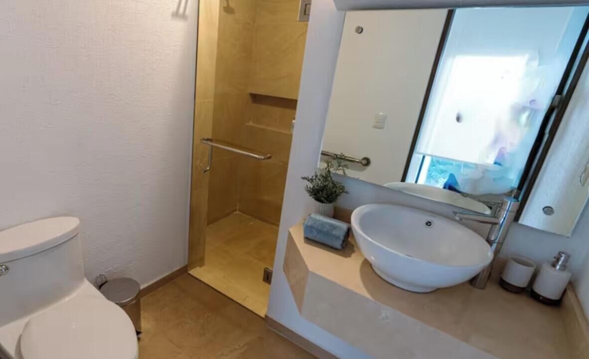 Photo of Bathroom in El Marques