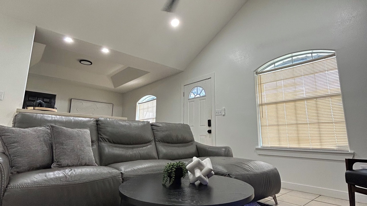 Photo of Livingroom in Brownsville