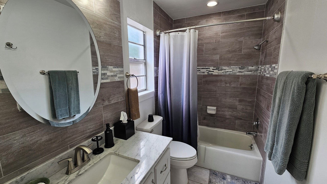 Photo of Bathroom in Palmhurst