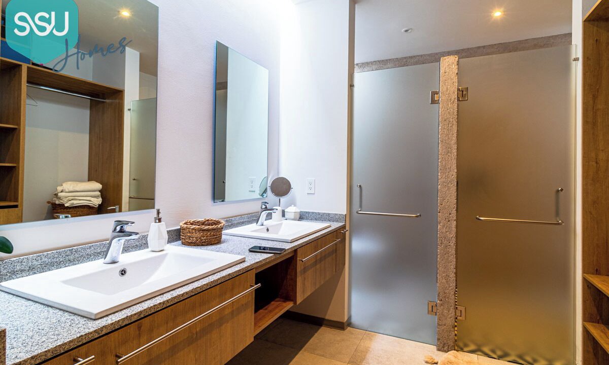 Photo of Bathroom in El Marques