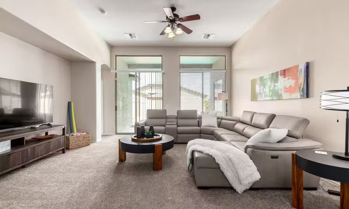 Photo of Livingroom in Rovey Farm Estates
