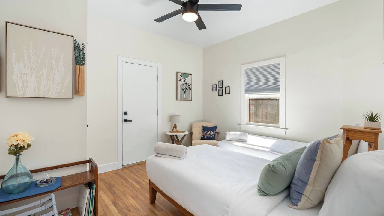 Photo of Bedroom in Garfield