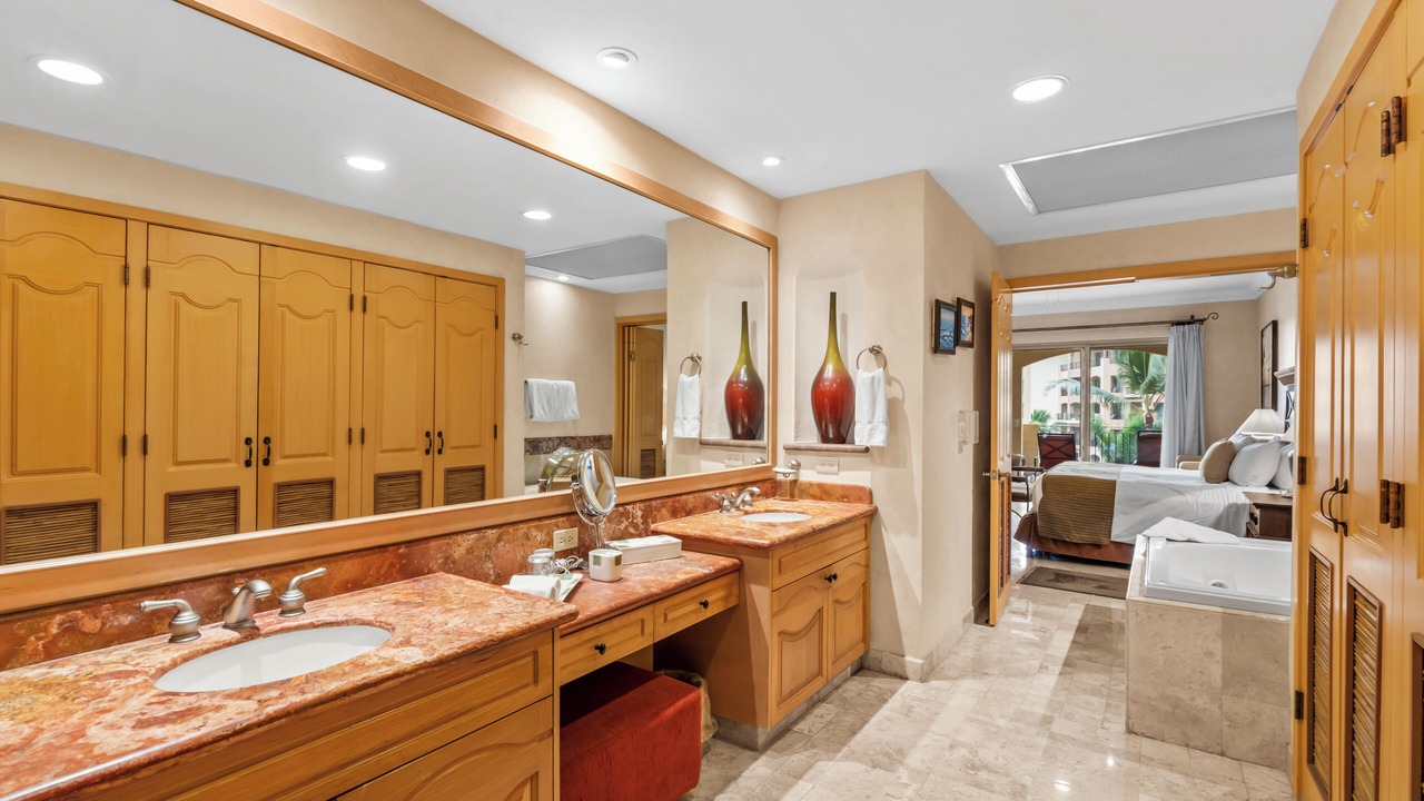 Photo of Bathroom in Flamingos