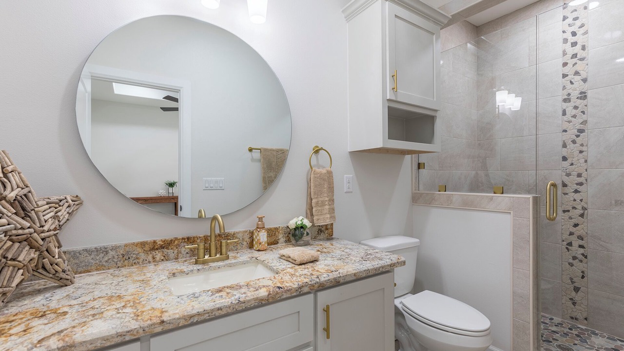 Photo of Bathroom in La Joya