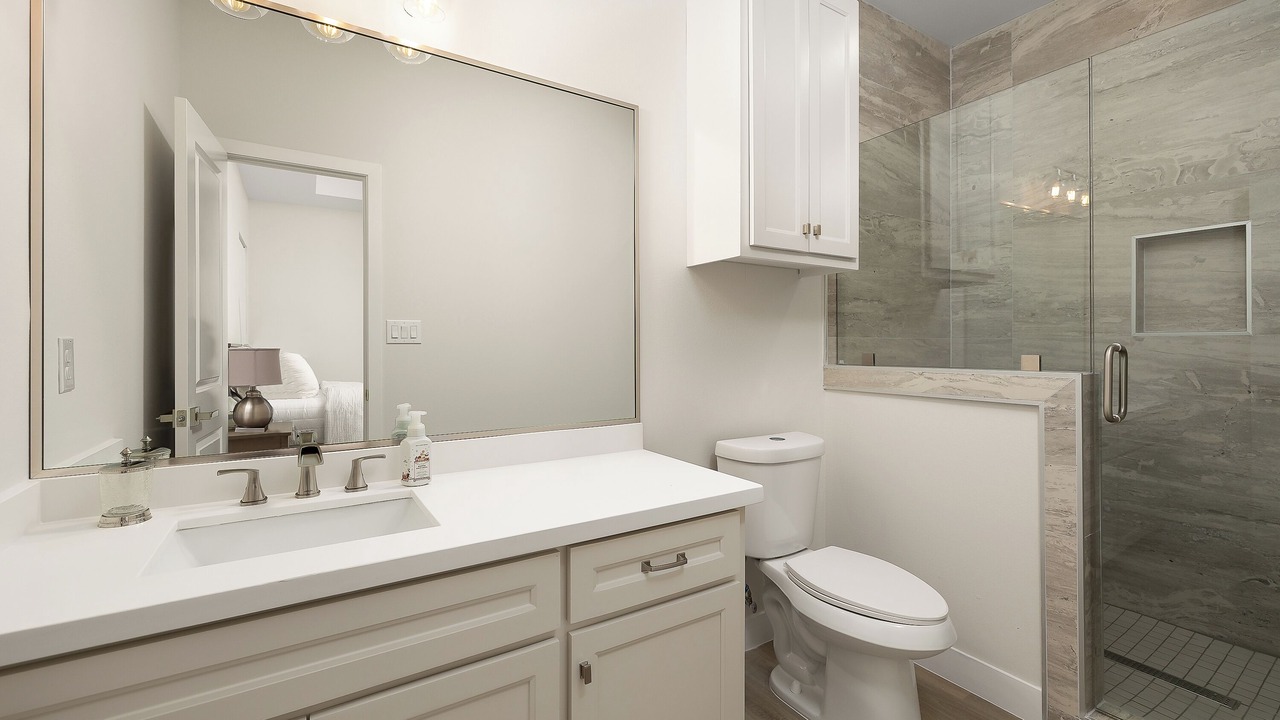 Photo of Bathroom in Palmhurst