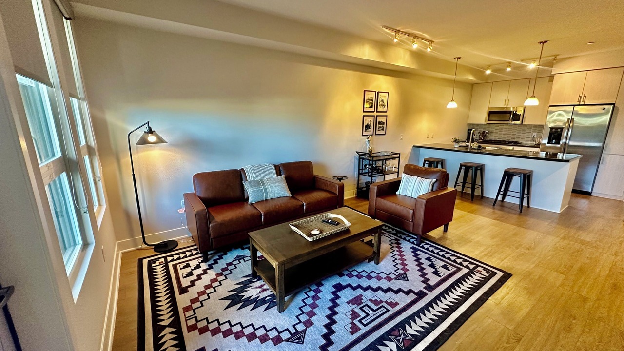 Photo of Livingroom in Entertainment District