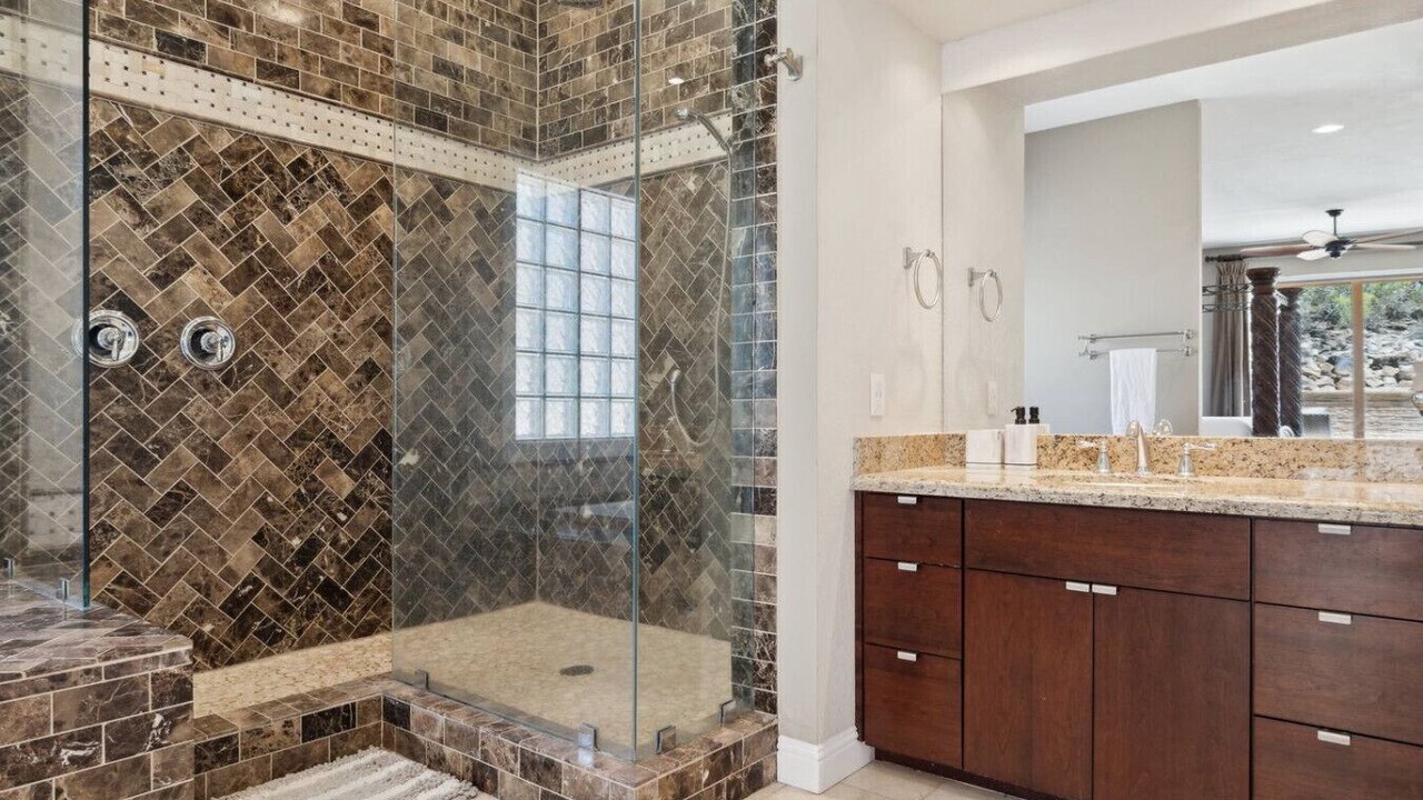 Photo of Bathroom in Moon Mountain Vistas