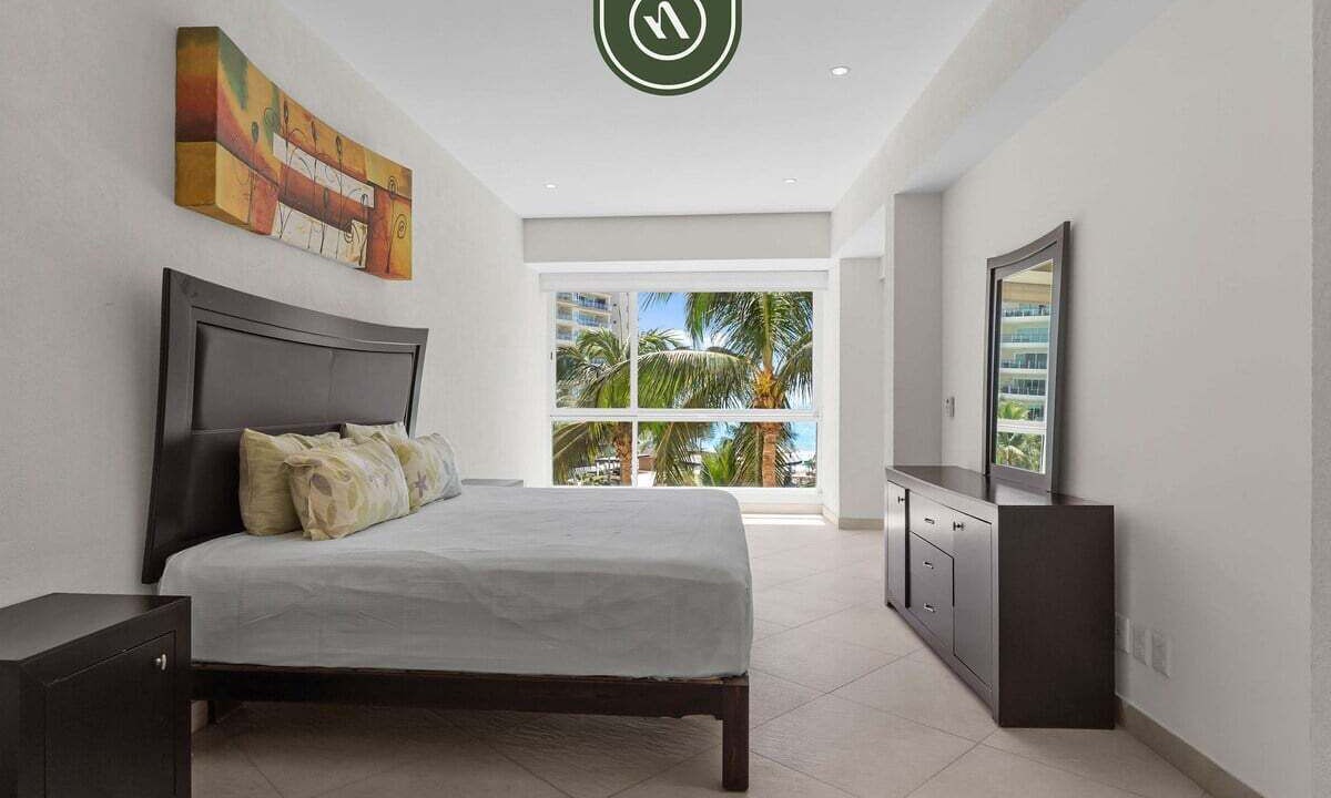 Photo of Bedroom in Flamingos