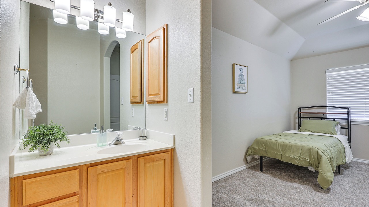Photo of Bathroom in Palmhurst