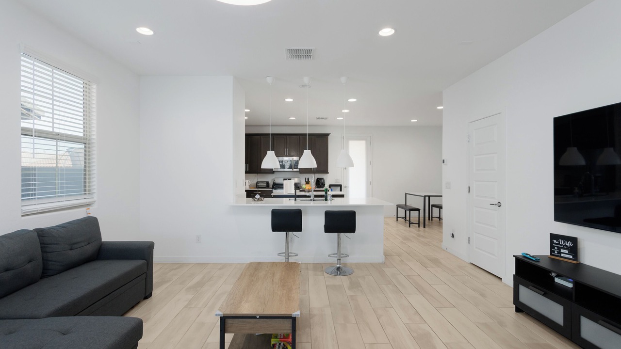Photo of Livingroom in South Mountain