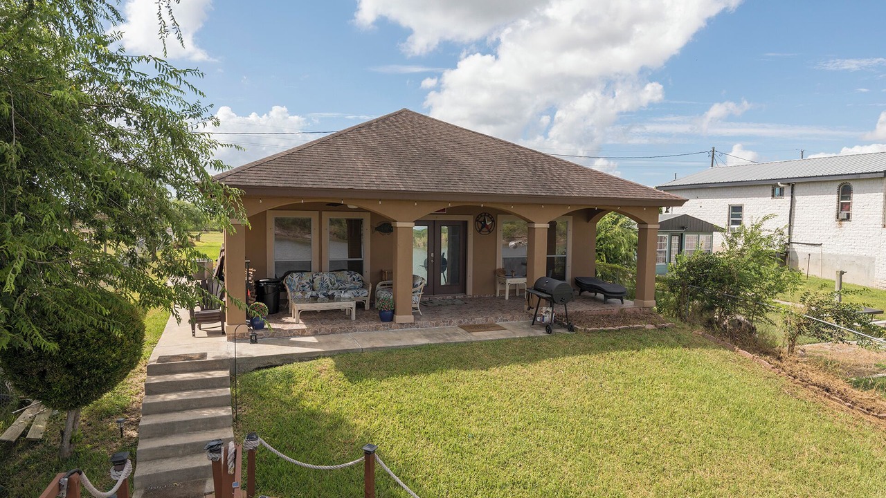 Photo of Patio Balcony in Arroyo City