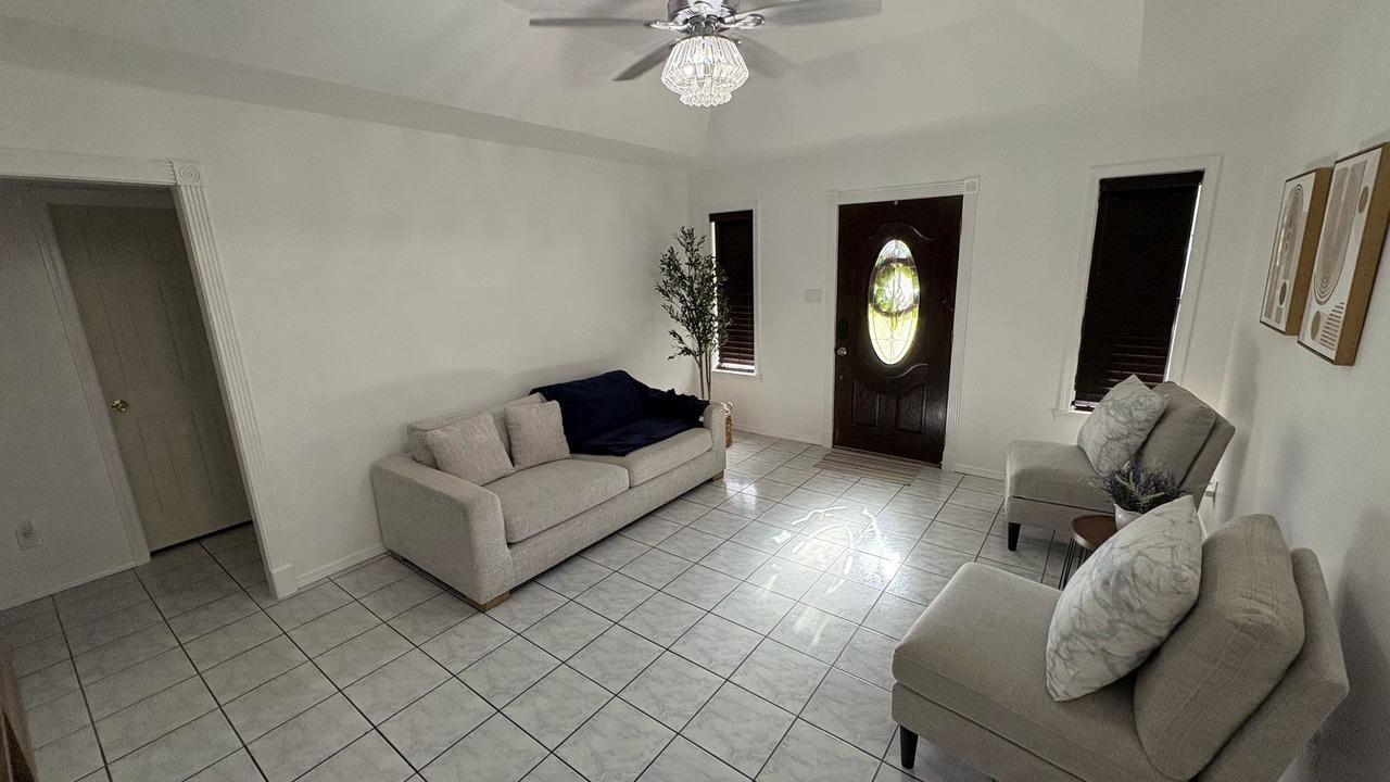 Photo of Livingroom in Brownsville