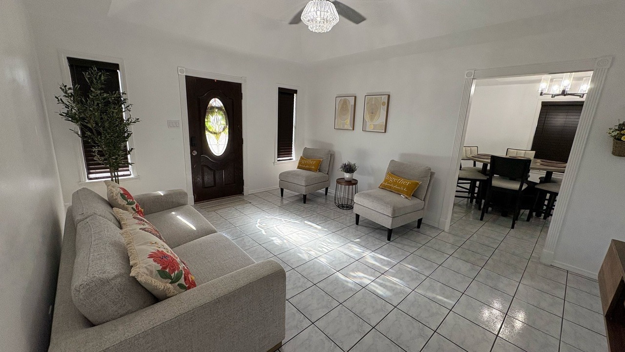 Photo of Livingroom in Brownsville