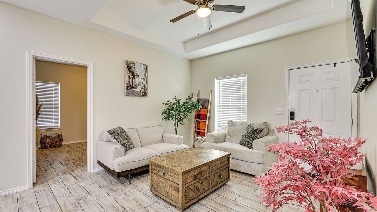Photo of Livingroom in Pharr