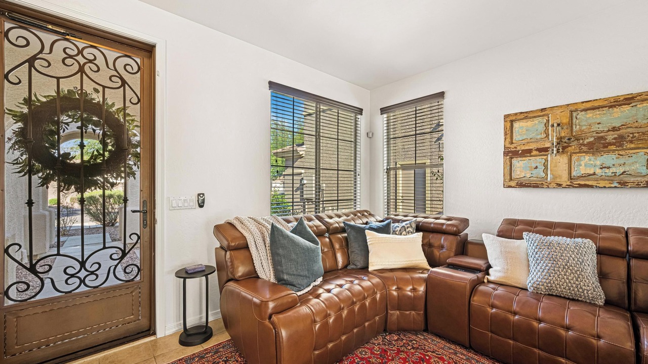 Photo of Livingroom in Power Ranch