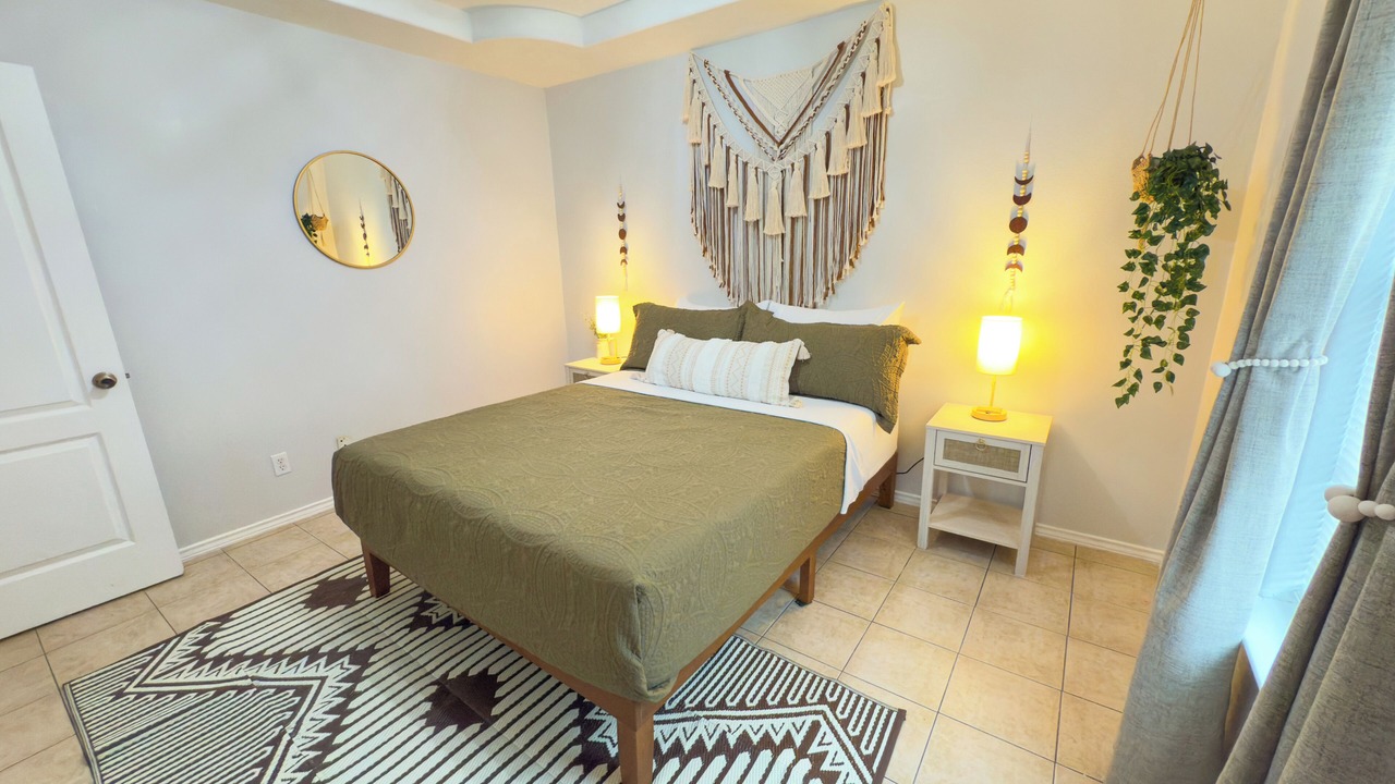 Photo of Bedroom in Edinburg
