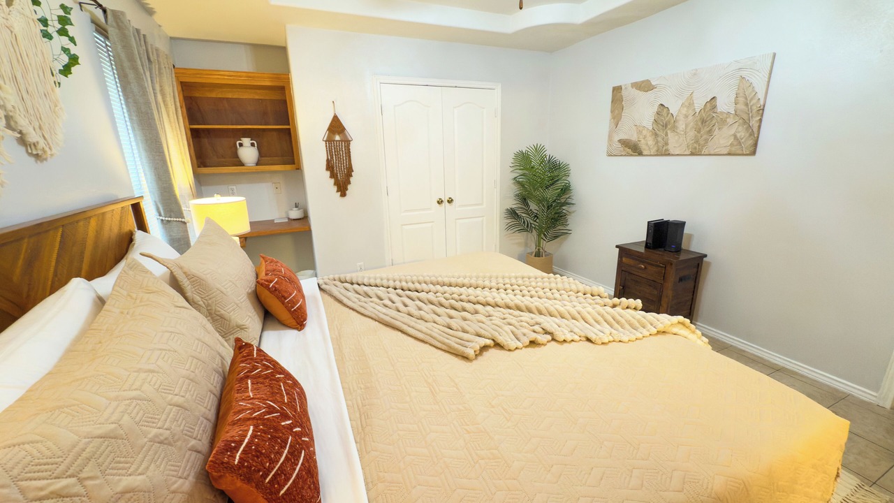 Photo of Bedroom in Edinburg