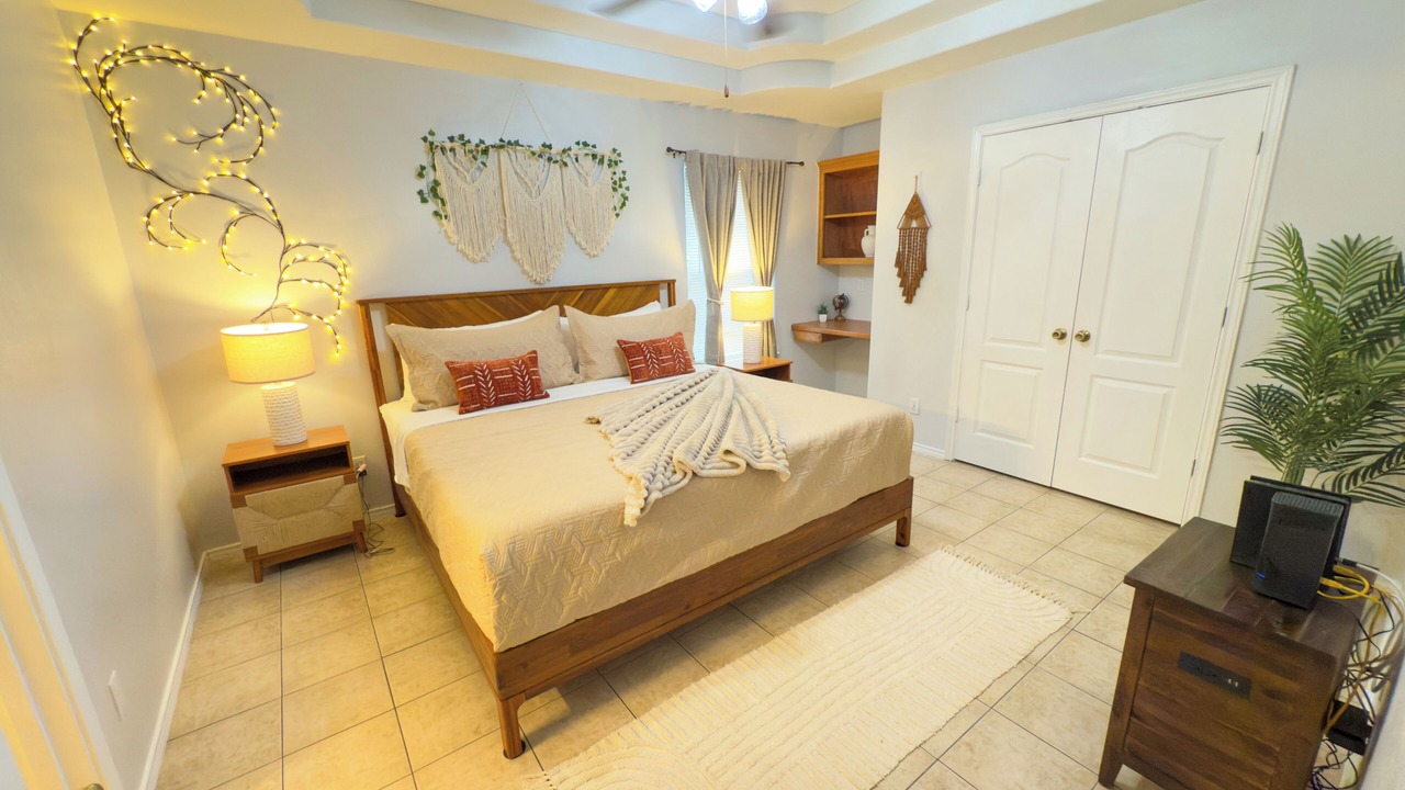 Photo of Bedroom in Edinburg