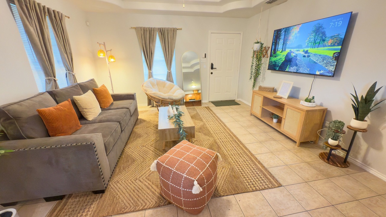 Photo of Livingroom in Edinburg