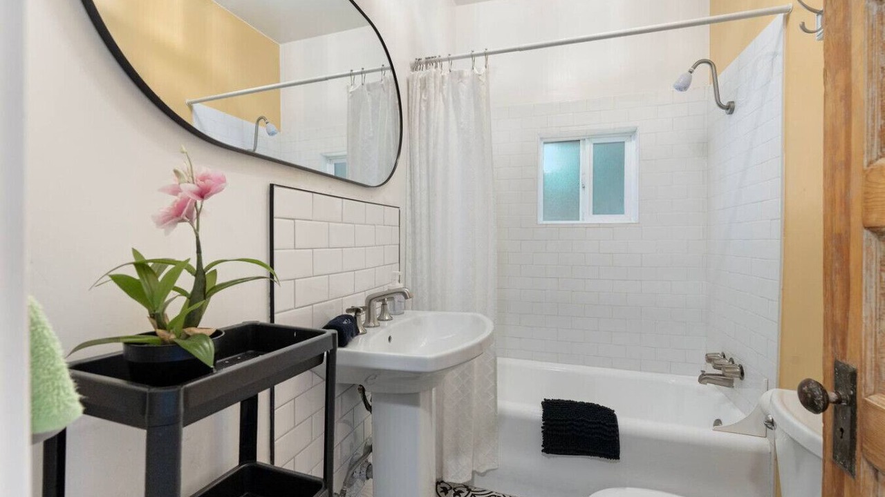 Photo of Bathroom in Garfield