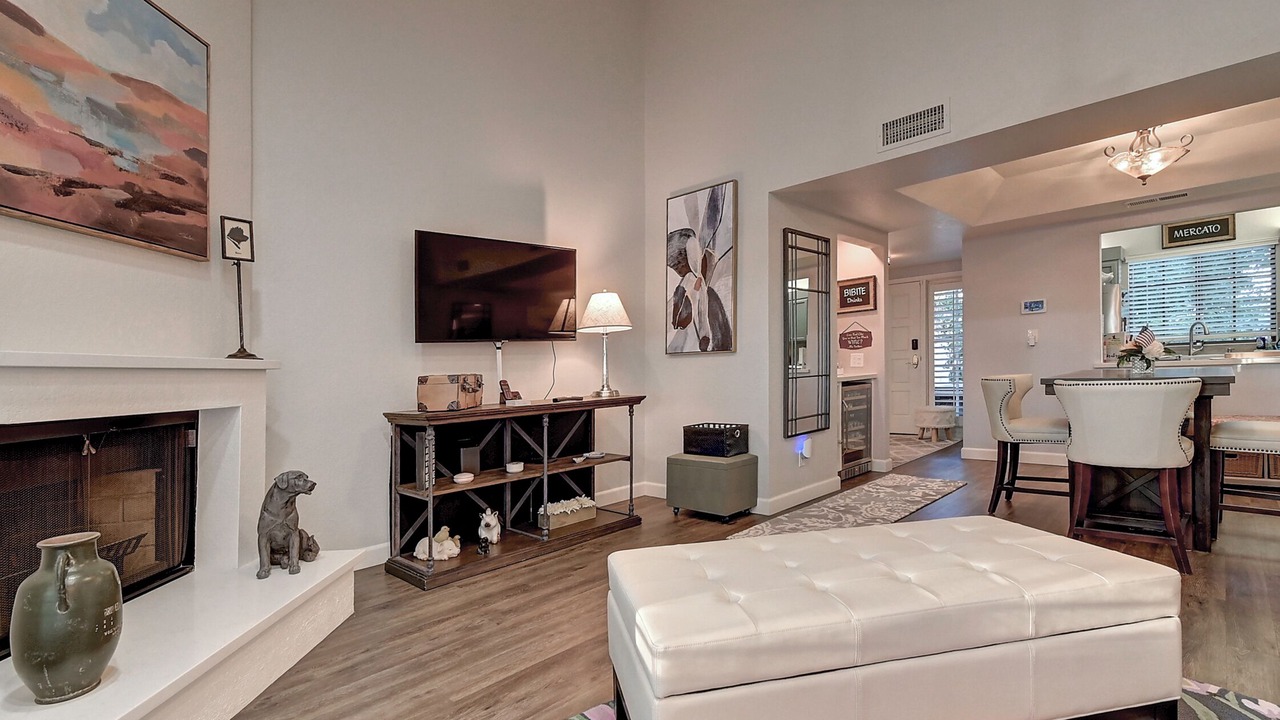 Photo of Livingroom in Camelback East