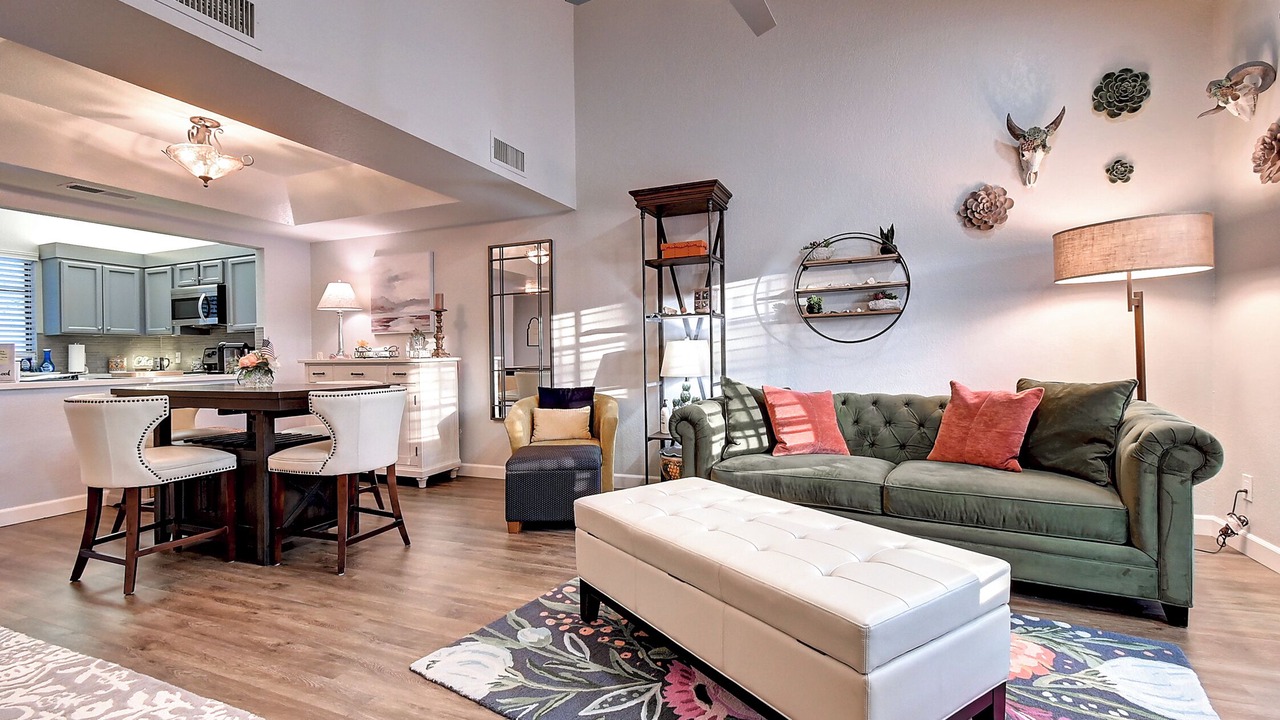 Photo of Livingroom in Camelback East
