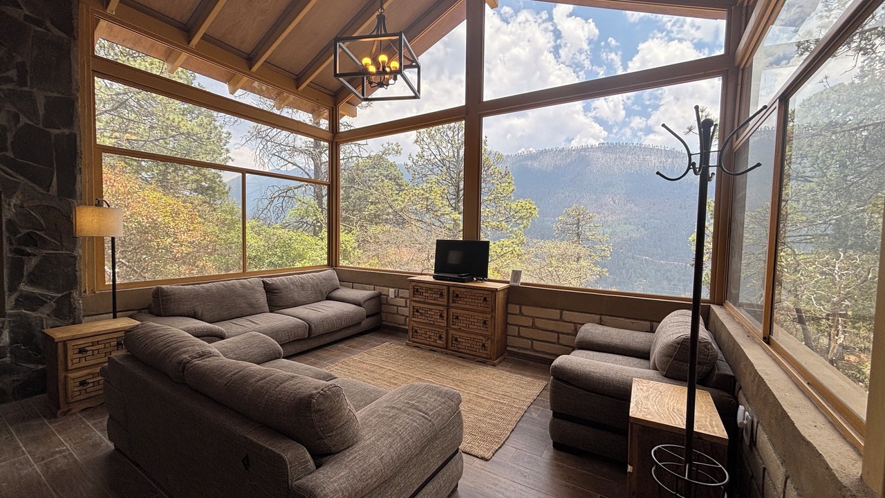 Photo of Livingroom in San Antonio de Las Alazanas