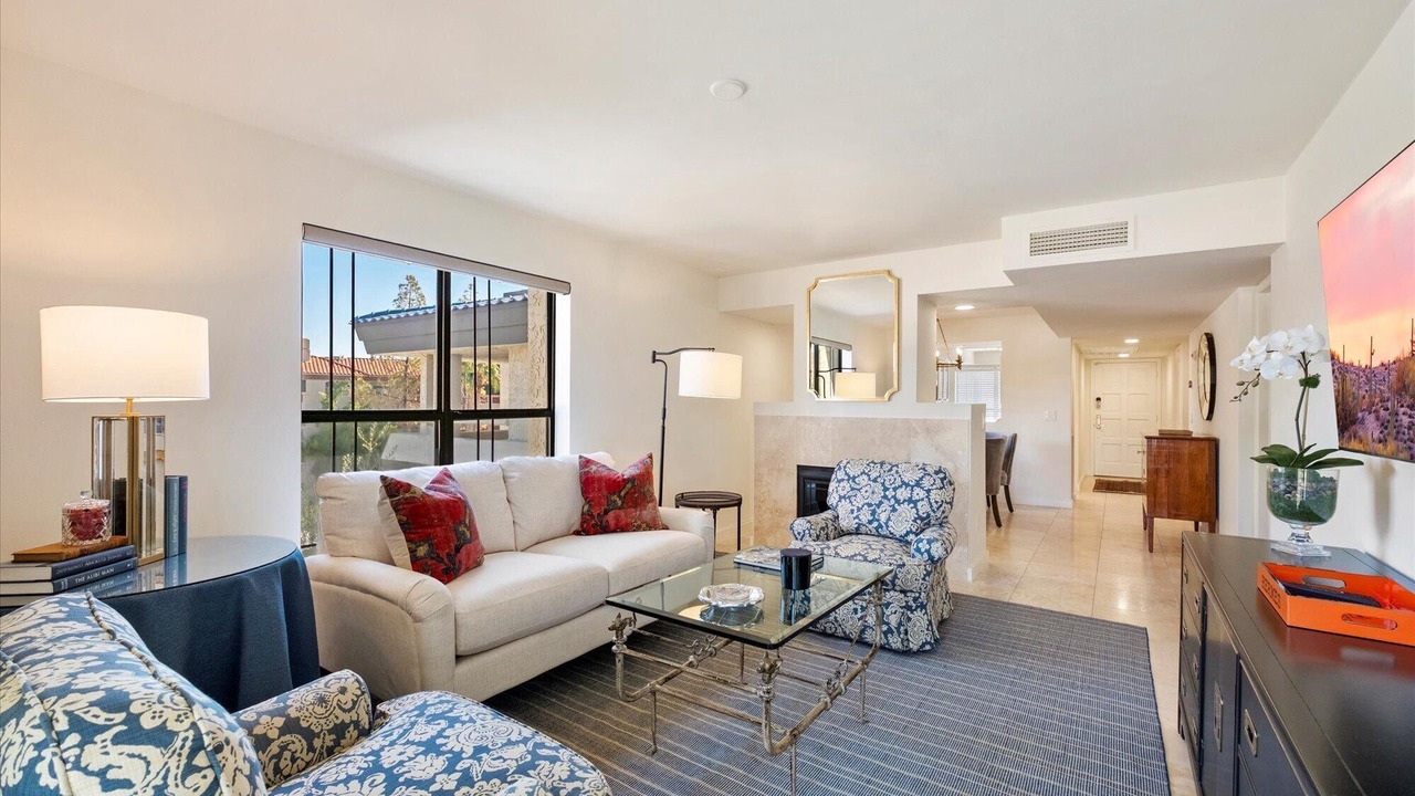 Photo of Livingroom in Camelback East