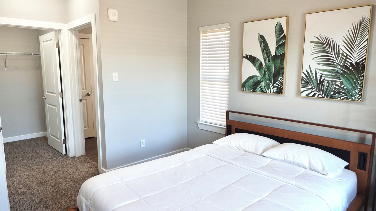 Photo of Bedroom in Edinburg