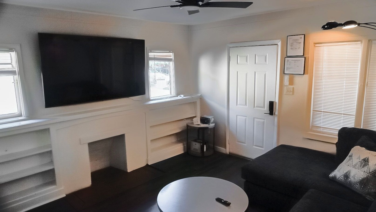 Photo of Livingroom in Governmental Mall
