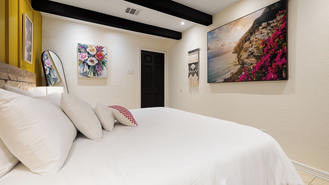 Photo of Bedroom in Weslaco