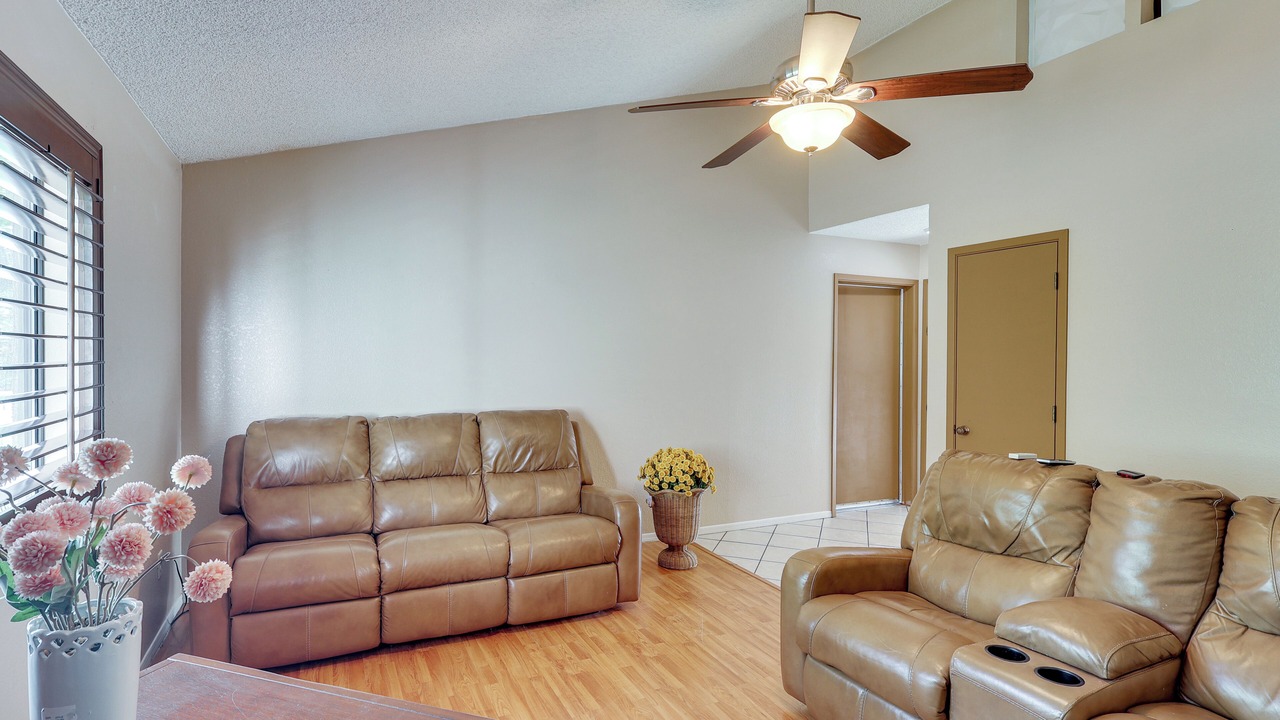 Photo of Livingroom in Yuma Corona