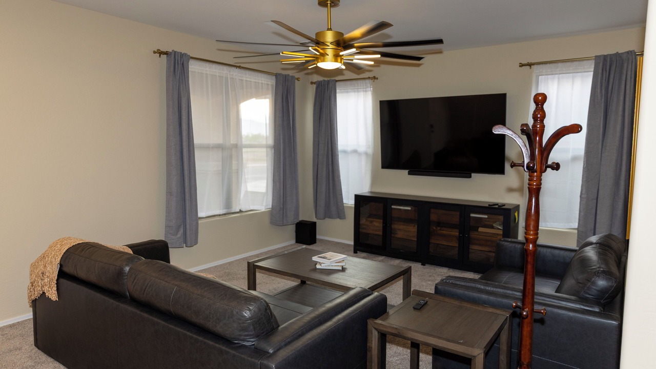 Photo of Livingroom in Rogers Ranch