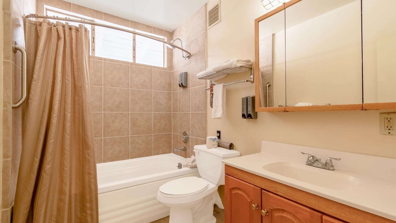 Photo of Bathroom in Yuma Townsite