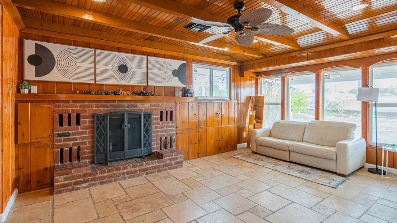 Photo of Livingroom in Coldwater Springs