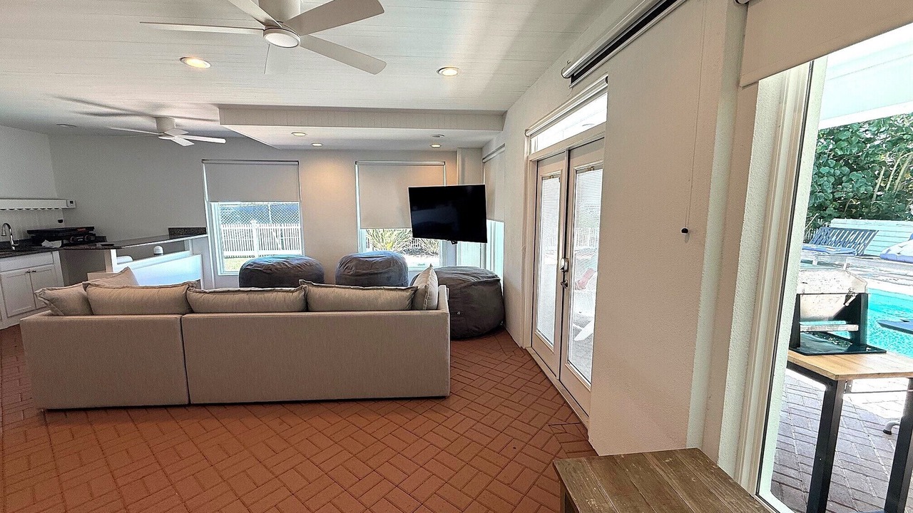 Photo of Livingroom in The Shores