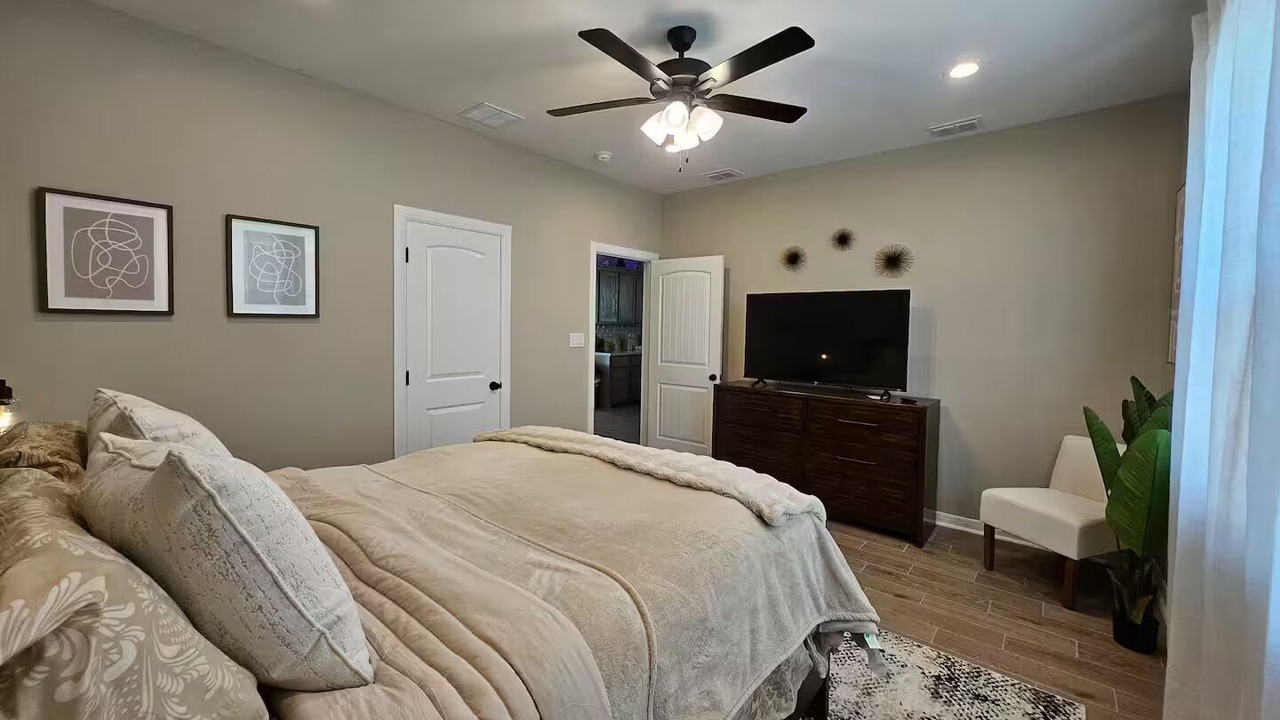 Photo of Bedroom in Edinburg