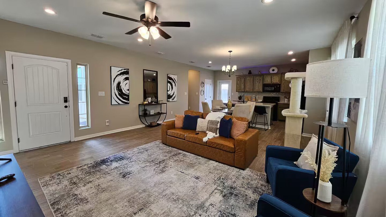 Photo of Livingroom in Edinburg