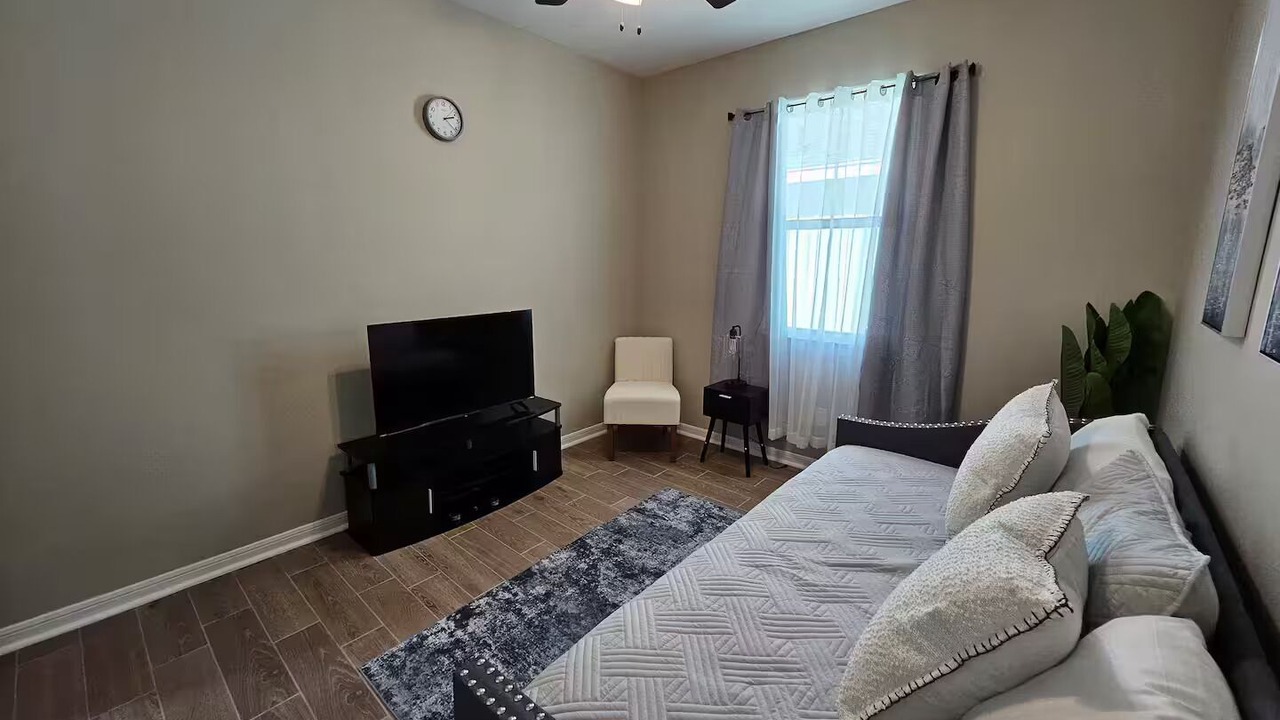 Photo of Bedroom in Edinburg