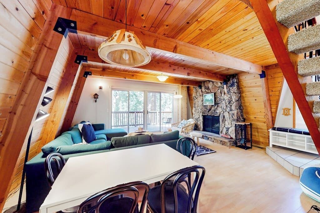 Photo of Livingroom in Crestline