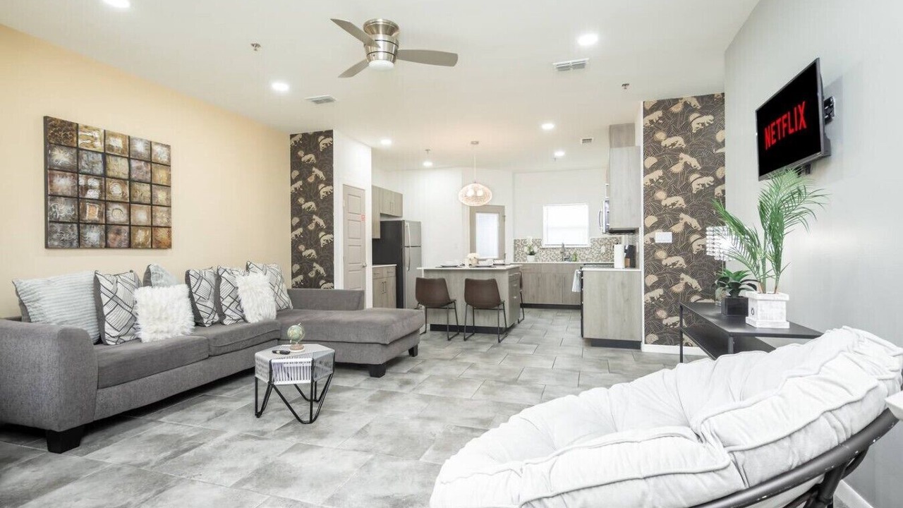 Photo of Livingroom in Edinburg