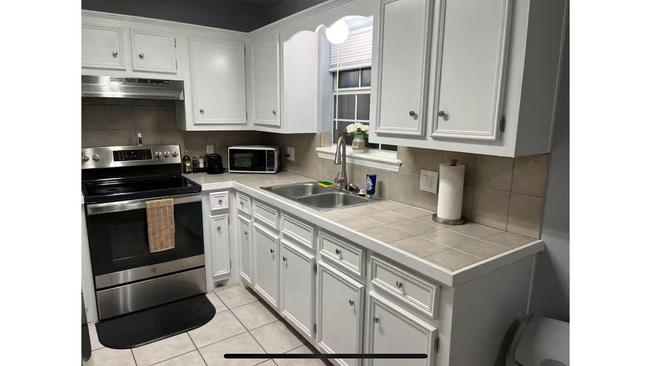 Photo of Kitchen in Edinburg